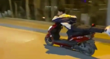 Bursa'da motosikletli genç, canını hiçe saydı