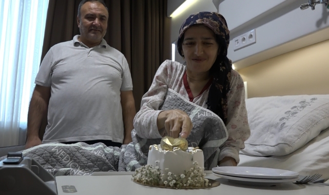 Bursa'da tedavi gören hasta ve eşine sürpriz