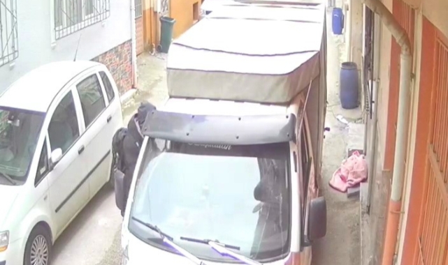 Bursa'da telefon hırsızı kameraya yakalandı