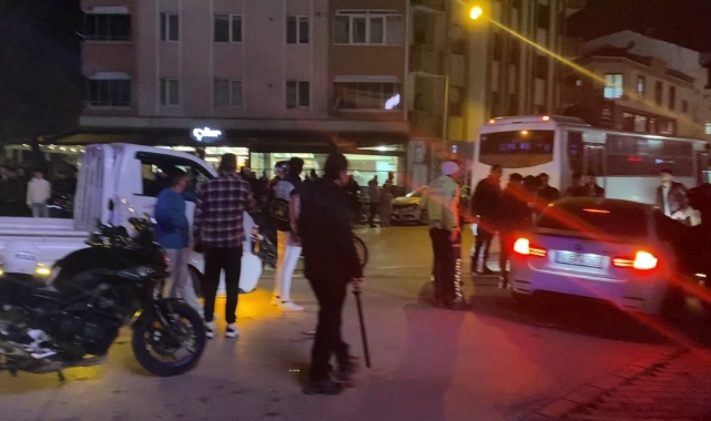 Bursa'da yolu kesip çiftetelli oynadılar