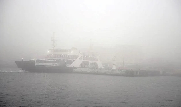 Çanakkale Boğazı sis nedeniyle transit gemilere kapatıldı