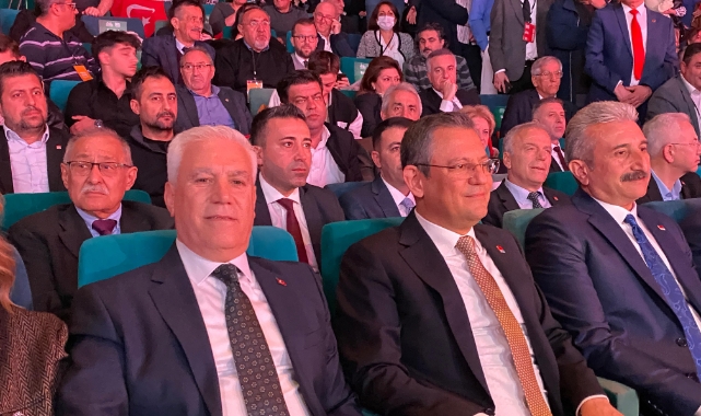 CHP Genel Başkanı Özgür Özel Bursa adaylarını tanıttı