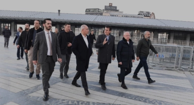 Efkan Ala'dan Osmangazi Meydanı'na tam not