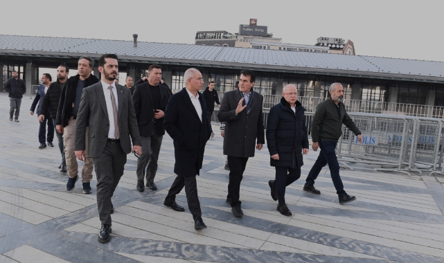 Efkan Ala'dan Osmangazi Meydanı'na tam not