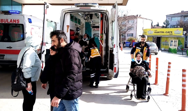 Ehliyet sınavındaki kadının otomobiline kamyonet çarptı: 4 yaralı