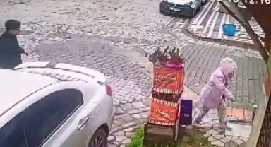 Ekmek almaya giden küçük kızın elindeki '50 lirayı' çaldı!