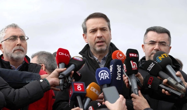 Erzincan'daki toprak kaymasında son durum! Bakan Bayraktar açıkladı