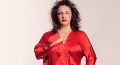 Esra Dermancıoğlu sosyal medya hesabından karavan pozunu paylaştı!