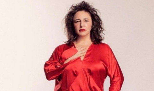 Esra Dermancıoğlu sosyal medya hesabından karavan pozunu paylaştı!