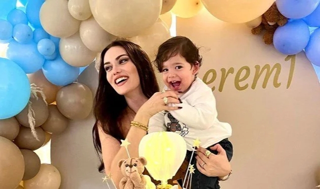 Fahriye Evcen "Çok aşığım"