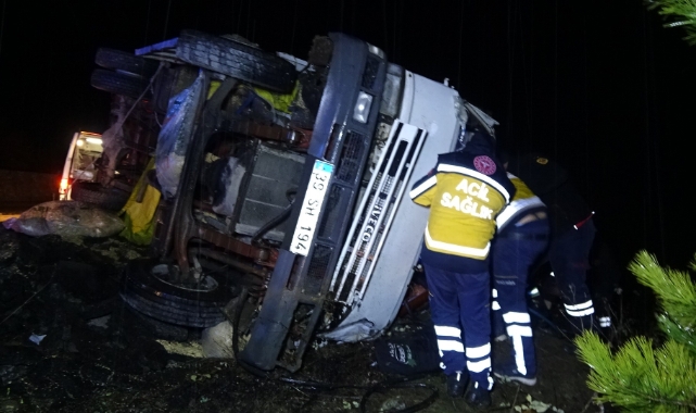 Feci kaza! Direksiyon hakimiyetini kaybetti devrildi