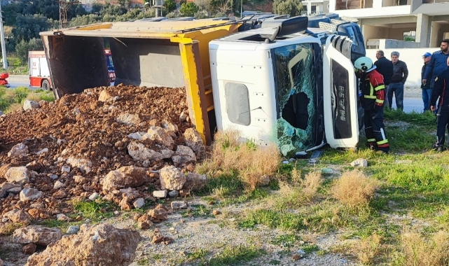 Freni patlayan harfiyat kamyonu yan yattı: 1 yaralı