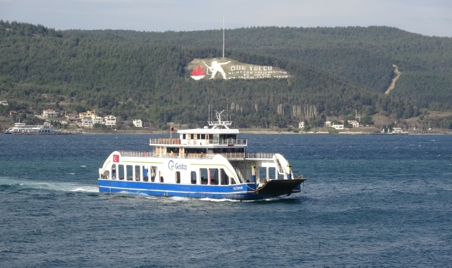 Gökçeada ile Bozcaada feribot seferlerine 'fırtına' engeli