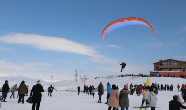 Hakkari’de kar festivali coşkusu