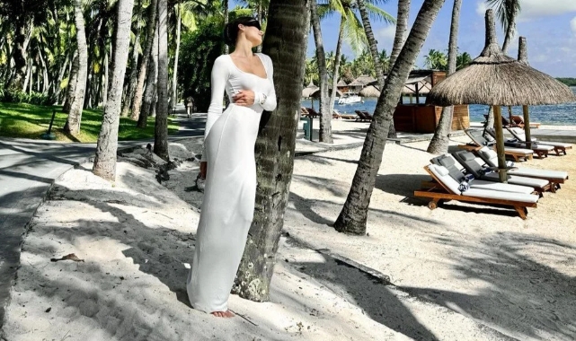 Hande Erçel Mauritius tatilinde