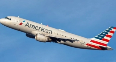 Havada korkutan anlar! Uçağın kapısını açmaya çalıştı