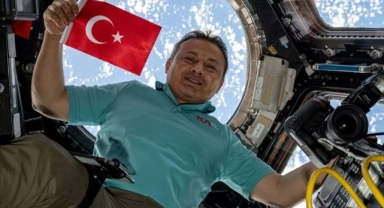 İlk Türk astronot Alper Gezeravcı bugün Dünya'ya dönüyor