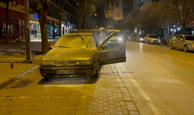 İnegöl'de seyir halinde yanan aracı polis söndürdü