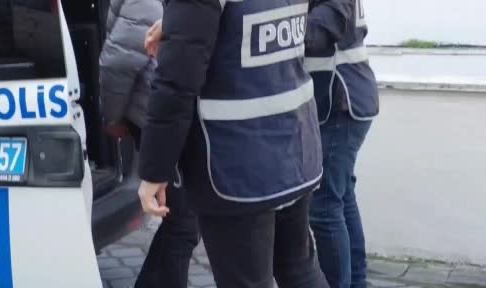 İnşaattan 26 bin liralık teleskopik direkleri çalan 2 kişi yakalandı