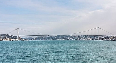 İstanbul Boğazı'nda iki gemi çarpıştı