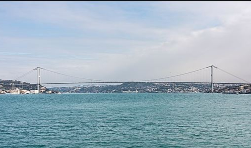 İstanbul Boğazı'nda iki gemi çarpıştı