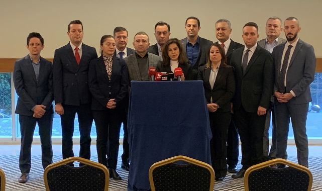 İYİ Parti yönetiminde 16 istifa!