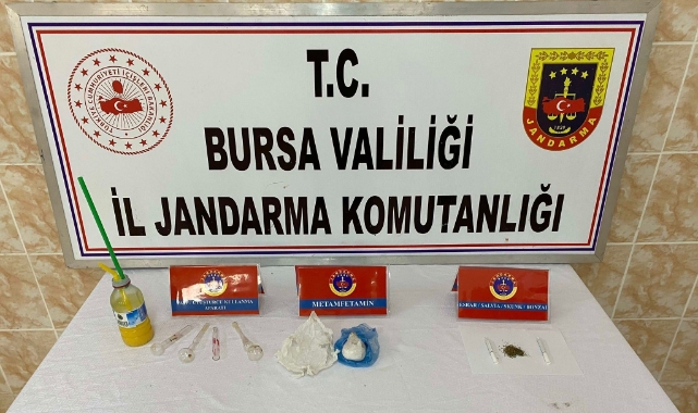 İznik'te uyuşturucu tacirlerine suçüstü!