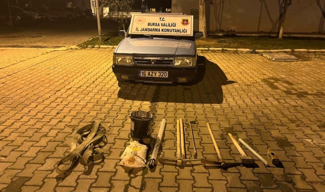 Jandarmaya yakalanan definecilerden akıl almaz yöntem!