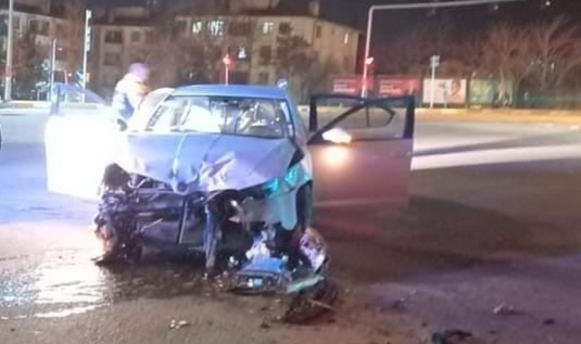 Kazaya karıştı aracını bırakıp kaçtı