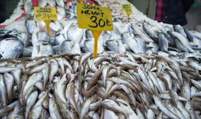 Kilosu 30 TL'ye satılan balıklara ilgi az