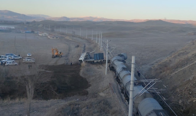 Kırıkkale'de tren raydan çıktı!