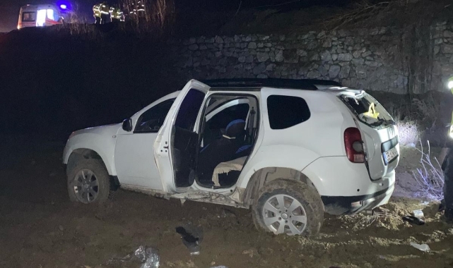 Kontrolden çıkan cip şarampole uçtu: 2 yaralı