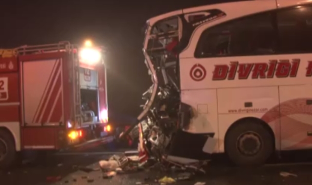 Kuzey Marmara Otoyolu'nda feci kaza! 19 yaralı