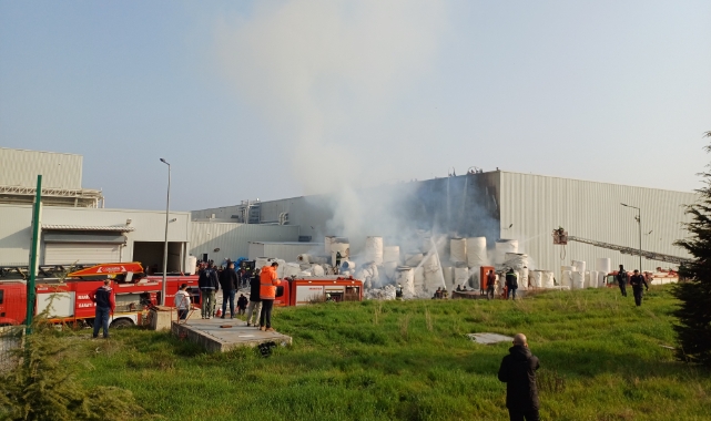 Manisa'da fabrika yangını!