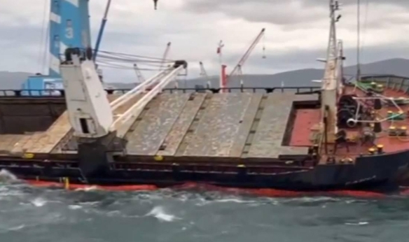 Marmara Denizi'nde panik anlar! Kargo gemisi battı