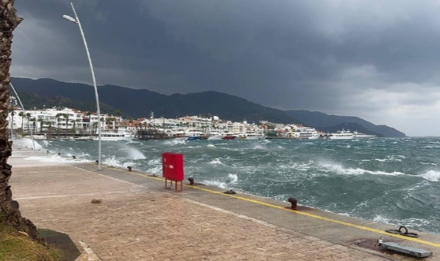 Marmaris’te şiddetli lodos