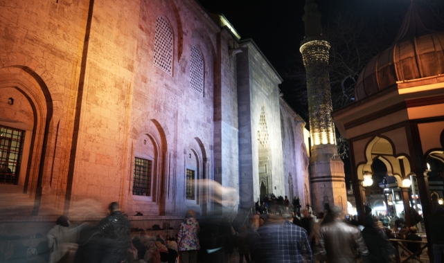 Miraç Kandili'nde Ulu Camii doldu taştı