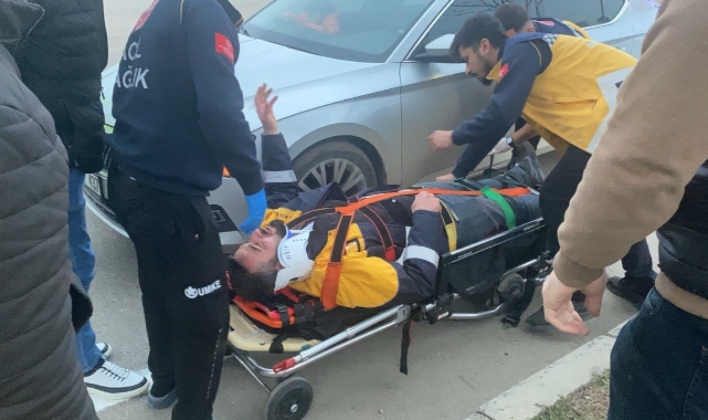 Motosiklet ile otomobil çarpıştı: 1 yaralı