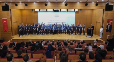 Mudanya Üniversitesi öğrencilerini sektöre uğurladı