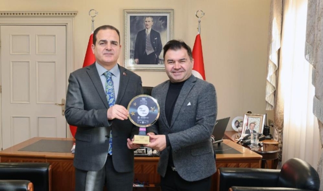 Muğla Valisi Akbıyık’a ‘Yılın Pozitif Valisi’ ödülü