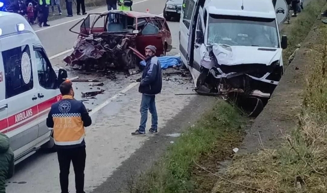 Ordu’da otomobil ile minibüs çarpıştı: 2 ölü, 1 yaralı