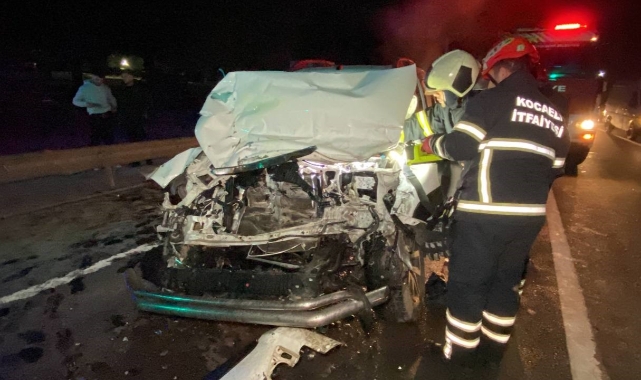 Otostopla bindiği pikap kamyona çarptı