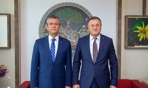 Özgür Özel'den Lütfü Savaş açıklaması