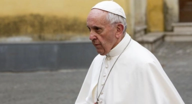 Papa Francis hastaneye kaldırıldı!