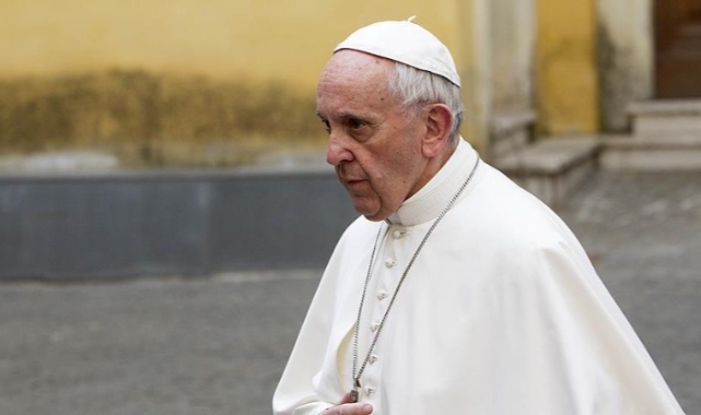 Papa Francis hastaneye kaldırıldı!