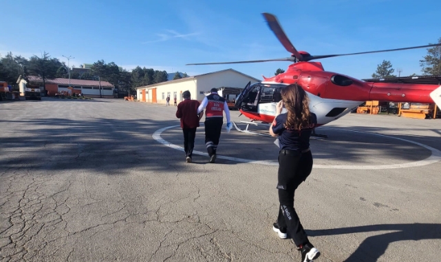 Parmağı kopan şahıs helikopterle hastaneye yetiştirildi