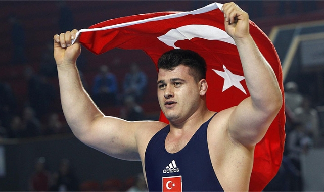 Rıza Kayaalp’ten gümüş madalya geldi