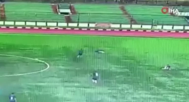 Sahaya yıldırım düştü, futbolcu hayatını kaybetti!
