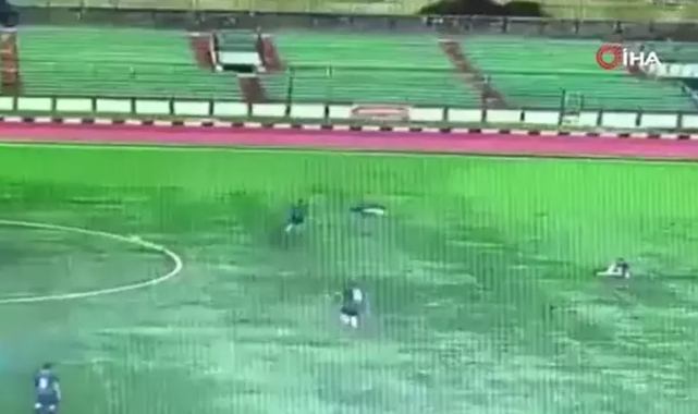 Sahaya yıldırım düştü, futbolcu hayatını kaybetti!