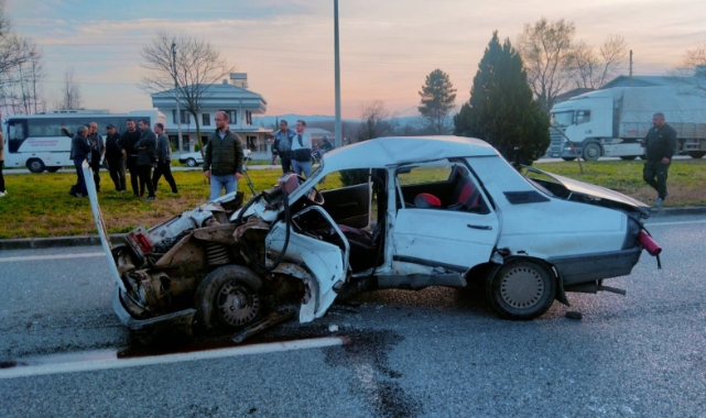 Samsun'da iki otomobil çarpıştı: 1 ölü, 5 yaralı